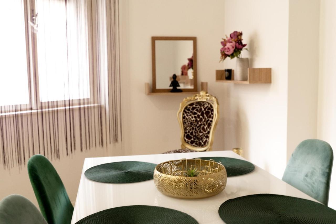 Fand Center Apartman Luxury Szeged Buitenkant foto